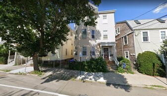 240 Cypress St, Unit 1 in Brookline, MA - Building Photo