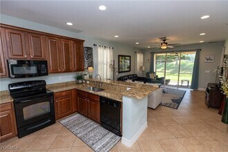 10547 Carolina Willow Dr in Ft. Myers, FL - Building Photo - Building Photo