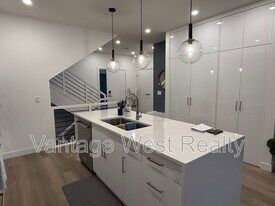 2735-2735 Shannon Lake Rd in West Kelowna, BC - Building Photo