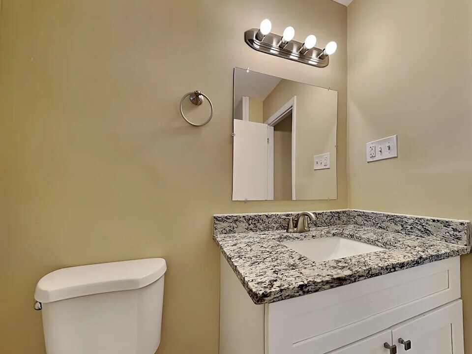 4214 Prairie Ave in Brookfield, IL - Building Photo