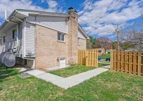 2605 Redmiles Dr in Silver Spring, MD - Building Photo