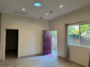 23110 1/2 West Mulholland Drive in Los Angeles, CA - Building Photo - Building Photo