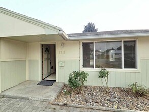 1211 Utah St in Wenatchee, WA - Building Photo - Building Photo