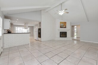5111 Crystal Bay Dr in Houston, TX - Building Photo - Building Photo