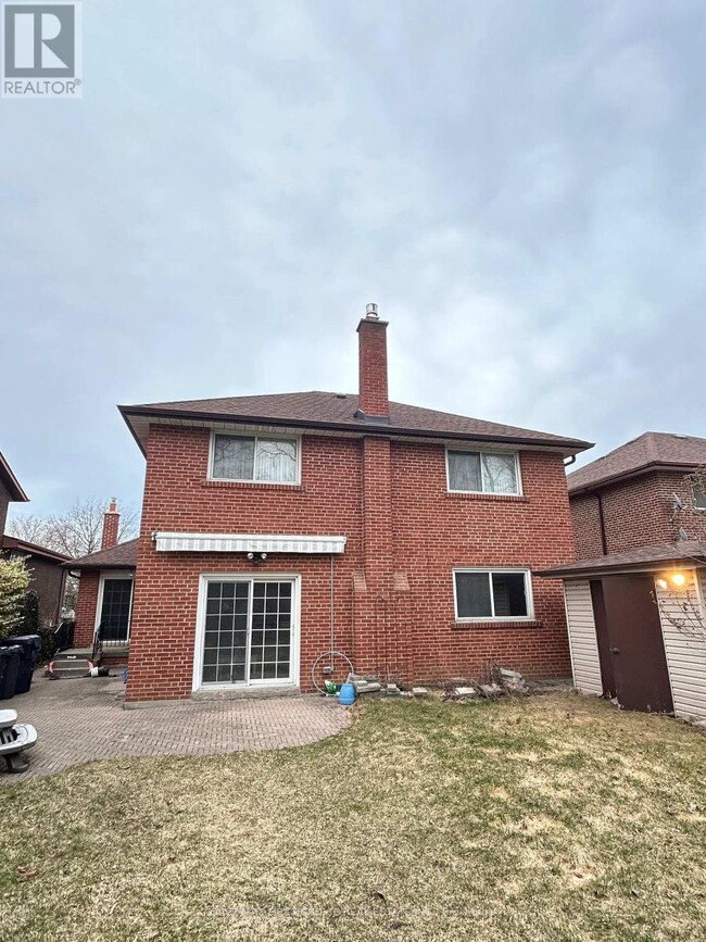 15 Terryhill Crescent in Toronto, ON - Building Photo - Building Photo