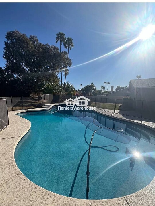 5202 E Janice Wy in Scottsdale, AZ - Building Photo