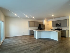 5924 Hawkweed Dr in Naperville, IL - Building Photo - Building Photo