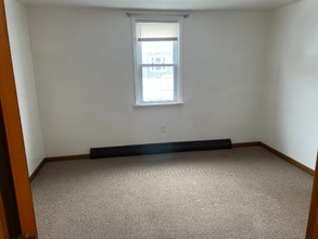 201 Union St, Unit 201D Union Street in Springfield, VT - Foto de edificio - Building Photo