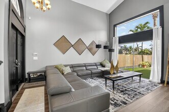 3527 Stratton Ln in Boynton Beach, FL - Building Photo - Building Photo