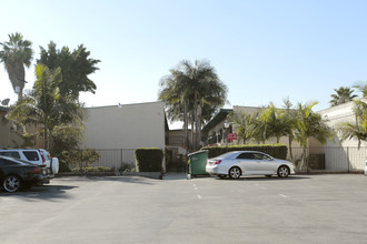 Capri Apartments in Downey, CA - Building Photo - Building Photo