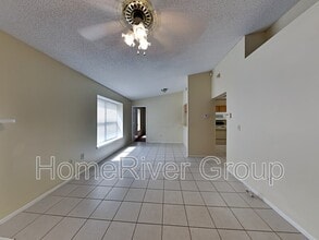 14733 Norwood Oaks Dr in Tampa, FL - Foto de edificio - Building Photo