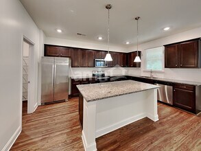 200 Lake Vista Dr in Loganville, GA - Building Photo - Building Photo