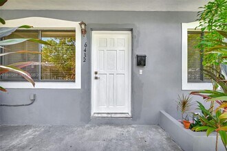 6432 NE 1st Ct in Miami, FL - Foto de edificio - Building Photo