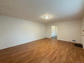 18 Bedford Ave in Monticello, NY - Building Photo - Building Photo