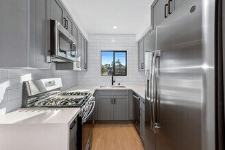 3415 London Street in Los Angeles, CA - Foto de edificio - Building Photo