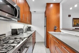 67 E 11th St in New York, NY - Building Photo - Building Photo