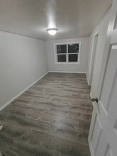 511 7th Ave N, Unit B in Wisconsin Rapids, WI - Foto de edificio - Building Photo