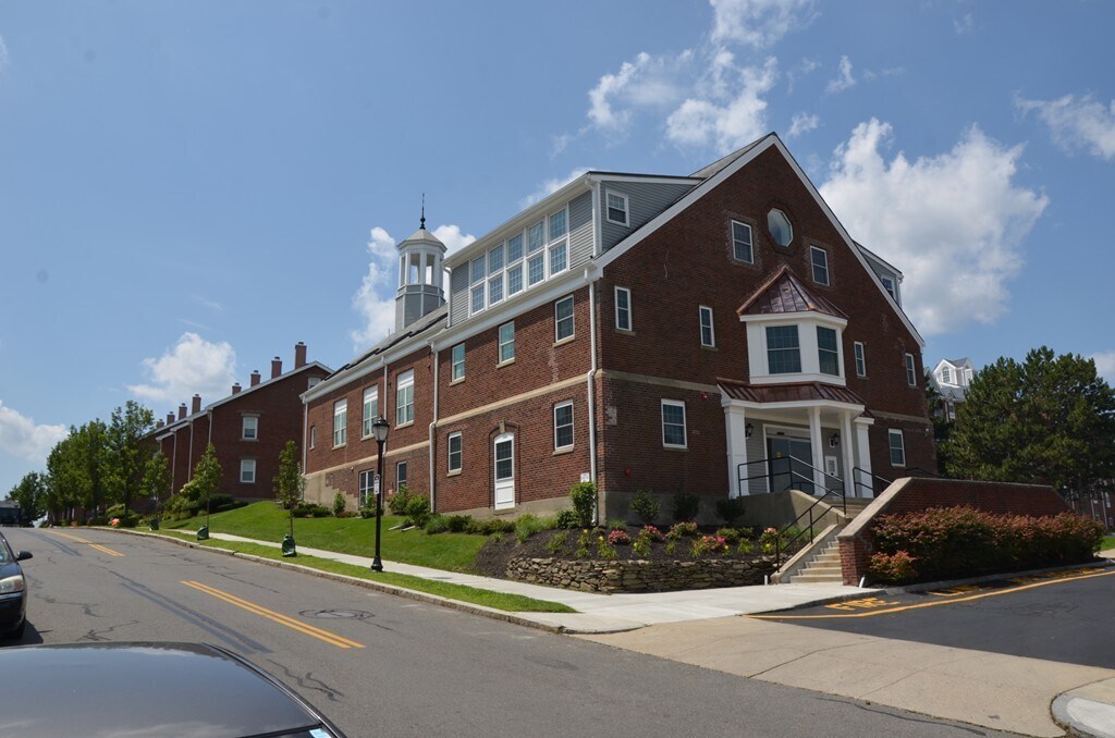 6 Admirals Wy in Chelsea, MA - Building Photo