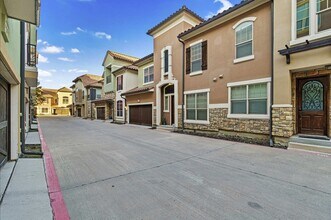 6762 Marbella in Irving, TX - Building Photo - Building Photo
