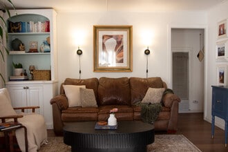 170 N Arnaz St in Ojai, CA - Building Photo - Building Photo