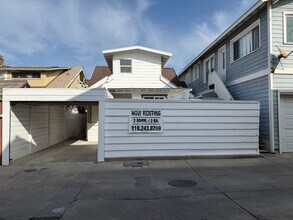 105 Edgewater Pl in Newport Beach, CA - Building Photo - Building Photo