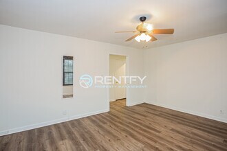 3700 Driftwood Dr in Charlotte, NC - Building Photo - Building Photo