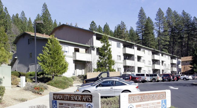 Nevada City Senior Apartments in Grass Valley, CA - Foto de edificio - Building Photo