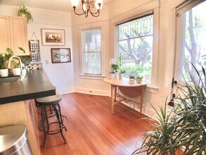 235 W Sola St in Santa Barbara, CA - Building Photo - Building Photo
