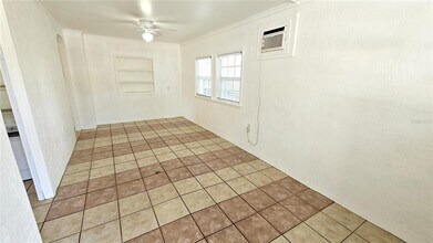 15 N Mango St in Englewood, FL - Building Photo - Building Photo