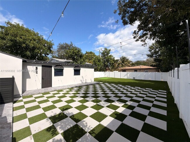 1532 N Andrews Ave in Fort Lauderdale, FL - Foto de edificio - Building Photo