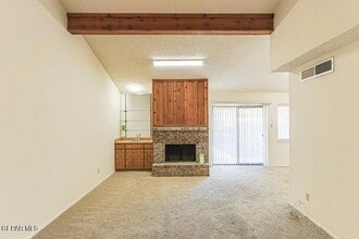 2008 Amy Sue Dr in El Paso, TX - Foto de edificio - Building Photo