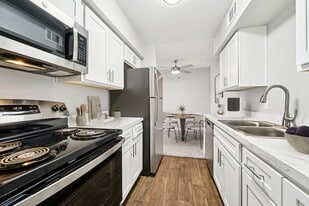 The Warwick in Oklahoma City, OK - Building Photo