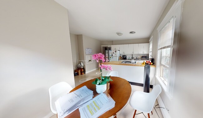 8 Chapman Pl, Unit 2A in Cambridge, MA - Building Photo - Building Photo