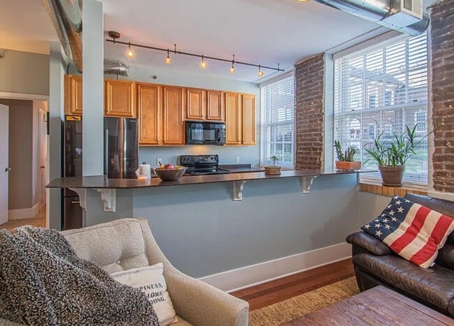 140 E Glenwood Ave in Knoxville, TN - Building Photo - Building Photo