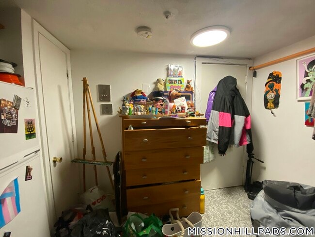 28 S Huntington Ave, Unit B2 in Boston, MA - Foto de edificio - Building Photo