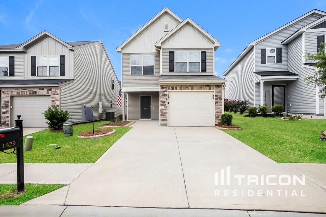 1429 Sandra Dr in Columbia, SC - Building Photo