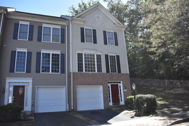 711 Galway Ln