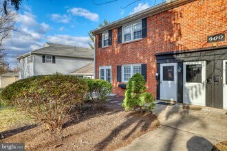 606 Yardley Commons in Yardley, PA - Building Photo - Building Photo