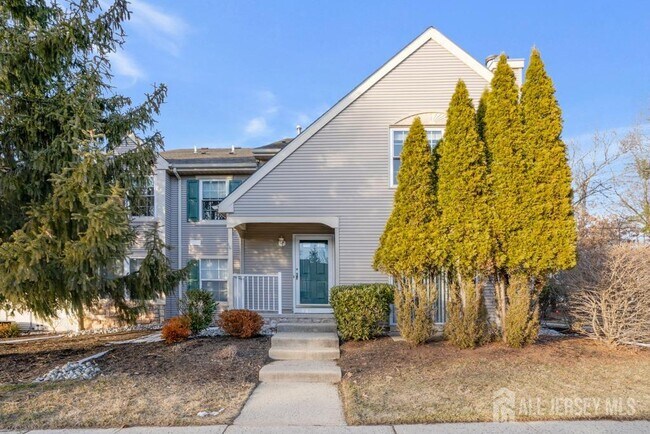 212 Porter Way E in Bridgewater, NJ - Building Photo - Building Photo
