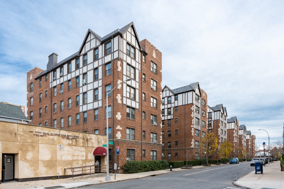 Chatwick Gardens in Forest Hills, NY - Building Photo