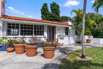 1105 NE 119th St in Biscayne Park, FL - Building Photo - Building Photo