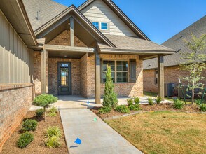 14517 Chambord Dr in Yukon, OK - Building Photo - Building Photo