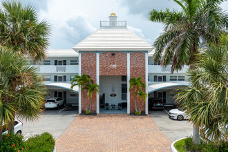 Harbour East House in Boca Raton, FL - Building Photo - Building Photo