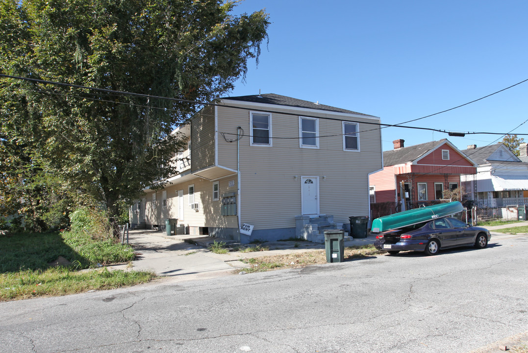 2010 2nd St in New Orleans, LA - Foto de edificio