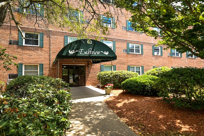 Eastview Apartments in Worcester, MA - Foto de edificio - Building Photo