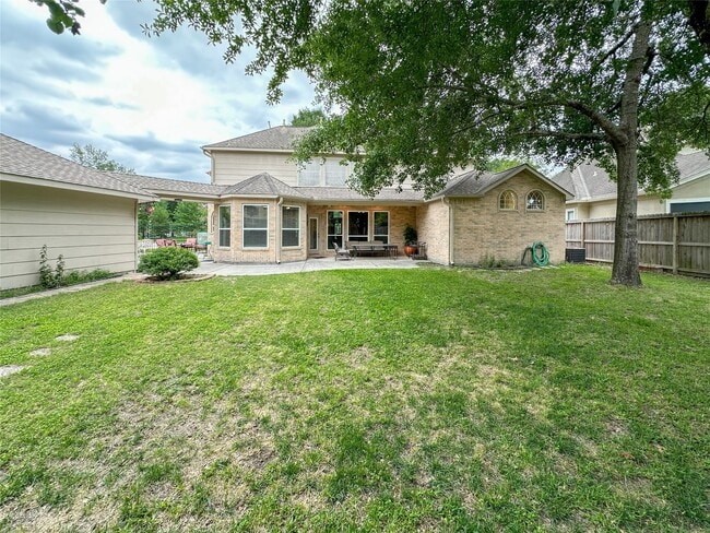 property at 9402 Brentwood Lakes Cir