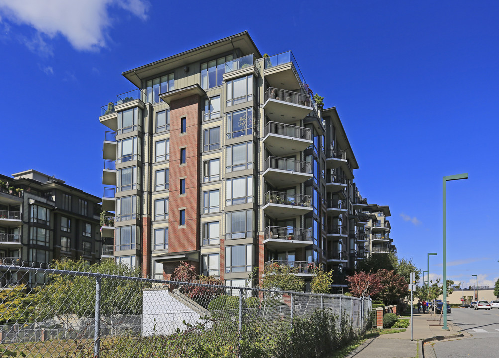 Sussex House in White Rock, BC - Building Photo