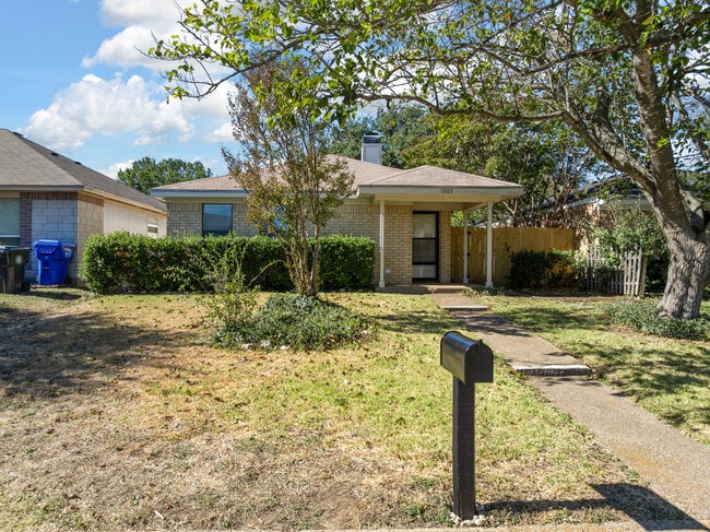 1303 Chapel Creek Rd in Waco, TX - Building Photo - Building Photo