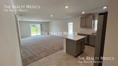 186 Hurtig Ave NW in Palm Bay, FL - Foto de edificio - Building Photo