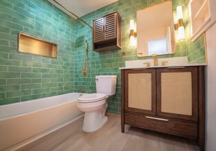 8210 12th Way N in St. Petersburg, FL - Building Photo - Building Photo
